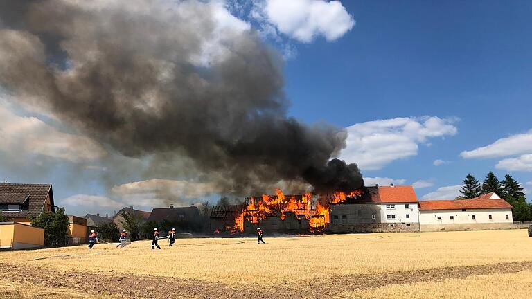 Großbrand am Mittwochnachmittag in Platz, einem Ortsteil von Geroda (Lkr. Bad Kissingen).