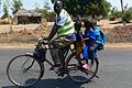 &nbsp;Das Fahrrad ist im Süden Afrikas Transportmittel für die ganze Familie.