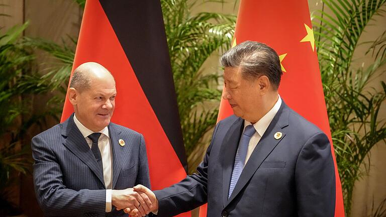 G20-Gipfel - Scholz trifft Chinas Präsidenten Xi - Bundeskanzler Scholz traf am Rande der G20-Gipfels mit Chinas Staatschef Xi zusammen. G20-Gipfel - Scholz trifft Chinas Präsidenten Xi - Bundeskanzler Scholz traf am Rande der G20-Gipfels mit Chinas Staatschef Xi zusammen.