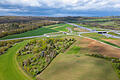 Auf dieser Fläche, im Westen und Osten der B19 an der Anschlussstelle Heidingsfeld, soll künftig die Photovoltaikanlage entstehen.