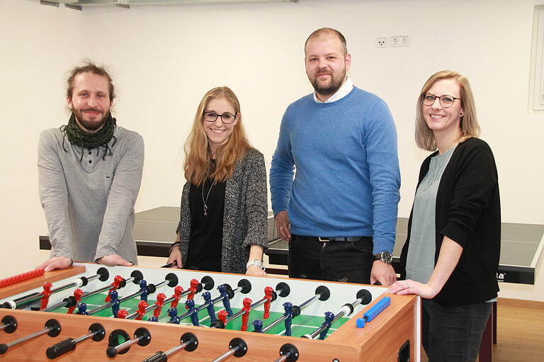 Das Betreuerteam im Karlstadter Schülerwohnheim. Von links Dominik Fischer, Lisa Neugebauer, Mátyás Varga und Annika Brors. Das Betreuerteam im Karlstadter Schülerwohnheim. Von links Dominik Fischer, Lisa Neugebauer, Mátyás Varga und Annika Brors.