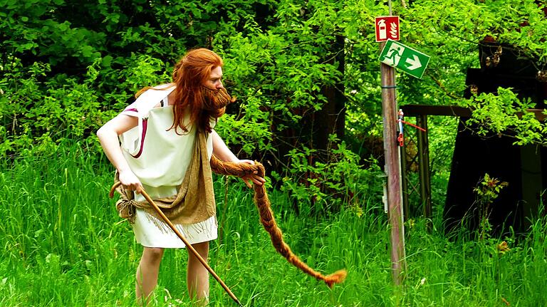 Aufführung des Theater-Ensembles 'Aristophanes-Menü' auf der Sommerbühne Bürgerbräu.