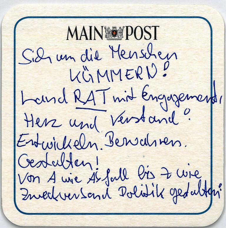 Auf einem Bierdeckel hat Thomas Eberth (CSU) im Wahlkampf 2020 seine politischen Ziele zusammengefasst, die er als Landrat umsetzen möchte. Auf einem Bierdeckel hat Thomas Eberth (CSU) im Wahlkampf 2020 seine politischen Ziele zusammengefasst, die er als Landrat umsetzen möchte. 