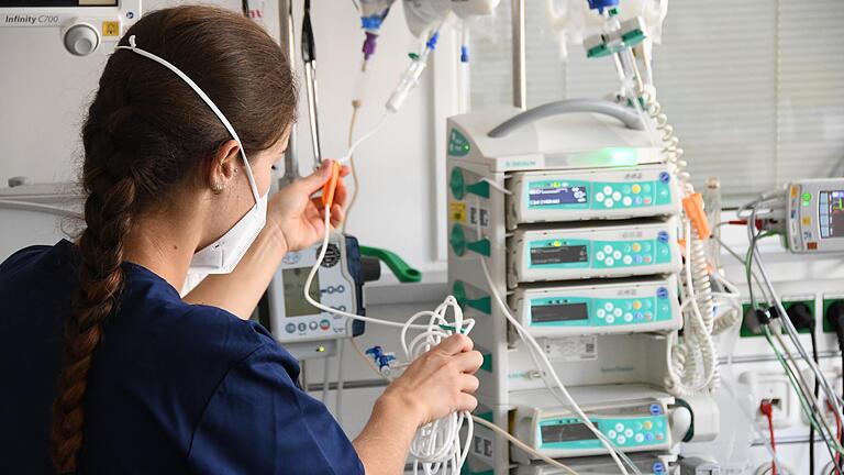 Weaning ist nur im Team möglich: Neben Ärztinnen und Ärzten sowie dem Therapieteam ist dabei besonders die Arbeit der Pflegerinnen und Pfleger gefragt.