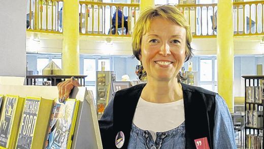 Herrin der Bücher: Laura Norris ist Bibliotheksleiterin in Finnland. In jeder Gemeinde des skandinavischen Landes findet sich mindestens eine Bücherei.