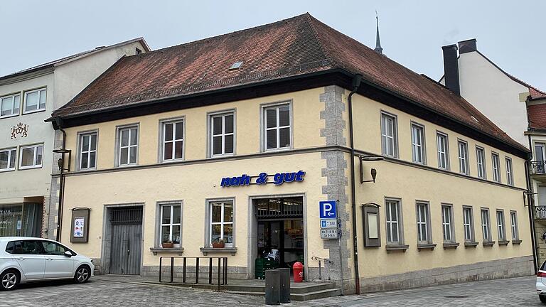Die 'nah & gut'-Filiale in Mellrichstadt war viele Jahrzehnte als Kupsch-Markt ein wichtiger Teil der Infrastruktur von Mellrichstadt. Die 'nah & gut'-Filiale in Mellrichstadt war viele Jahrzehnte als Kupsch-Markt ein wichtiger Teil der Infrastruktur von Mellrichstadt.