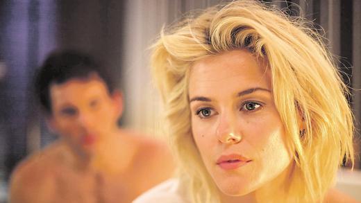 Blonde Affäre: Ann (Rachael Taylor) in einer Szene des Thrillers „The Loft“. Blonde Affäre: Ann (Rachael Taylor) in einer Szene des Thrillers „The Loft“.