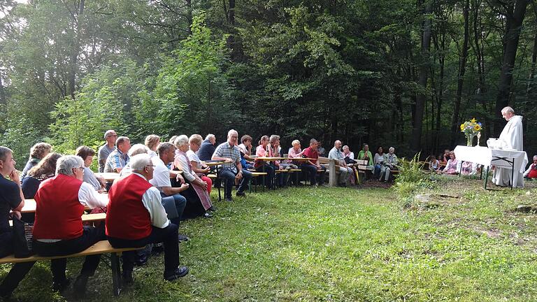 Rund 50 Teilnehmer hatten sich zum Patrozinium eingefunden.