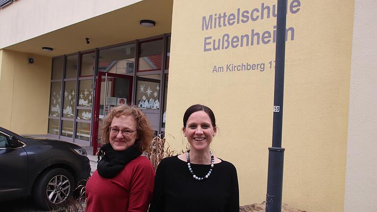 Schulleiterin Sabine Baer und ihre Stellvertreterin Marion Stöhr dürfen sich freuen: Die Grund- und Mittelschule Eußenheim wird vom bayerischen Kultusministerium für ihren besonders kreativen und innovativen Umgang mit der Corona-Pandemie ausgezeichnet.