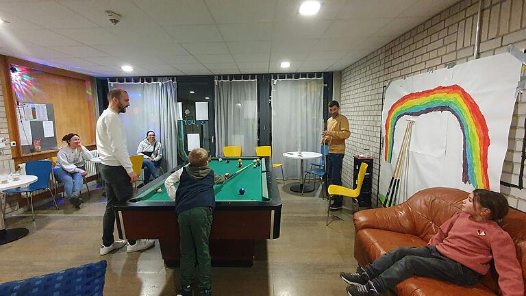 Eltern-Kind-Turnier im Jugendzentrum YOU-Z. Eltern-Kind-Turnier im Jugendzentrum YOU-Z.