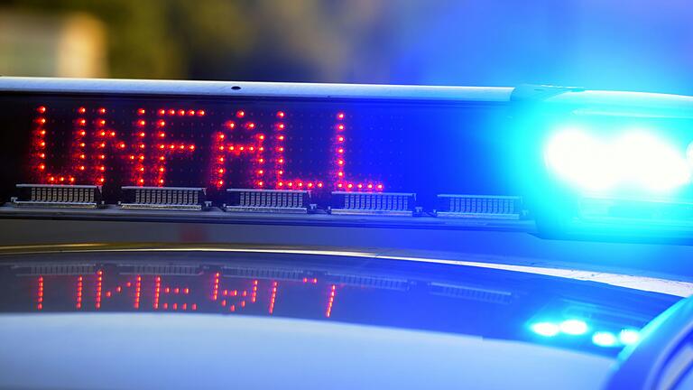 Polizeieinsatz beim Unfall.