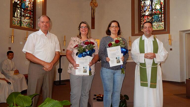 Das Foto zeigt (von links): Walter Vogel, Birgit Franz, Silvia Werbach und Pfarrer Dieter Hammer. Das Foto zeigt (von links): Walter Vogel, Birgit Franz, Silvia Werbach und Pfarrer Dieter Hammer.