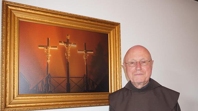 Auf dem Kreuzberg ist Pater Georg Andlinger heimisch geworden. Sein  goldenes Priesterjubiläum feierte er   jetzt mit einem  Gottesdienst in der Klosterkirche. Foto: Marion Eckert       -  Auf dem Kreuzberg ist Pater Georg Andlinger heimisch geworden. Sein  goldenes Priesterjubiläum feierte er   jetzt mit einem  Gottesdienst in der Klosterkirche. Foto: Marion Eckert