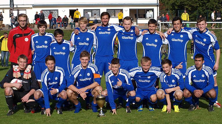 Mit der 2013er Pokalsieger-A-Jugend des FC Lichtenfels: Trainer Jan Gernlein (hinten, links).