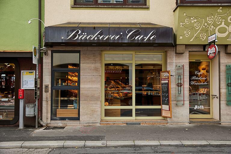 Karfreitag und Ostermontag bleibt sie geschlossen, doch am Osterwochenende gibt es hier frische Brötchen: Die Bäckerei Roth in Heidingsfeld. Karfreitag und Ostermontag bleibt sie geschlossen, doch am Osterwochenende gibt es hier frische Brötchen: Die Bäckerei Roth in Heidingsfeld.