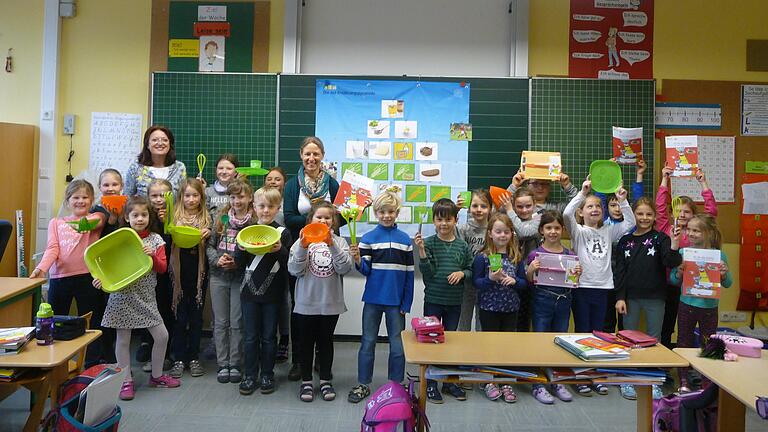 Schnippeln, abschmecken und experimentieren: Schüler der zweiten Klasse der Volksschule Sommerach entdecken in den nächsten Wochen, wie lecker gesunde Ernährung sein kann.