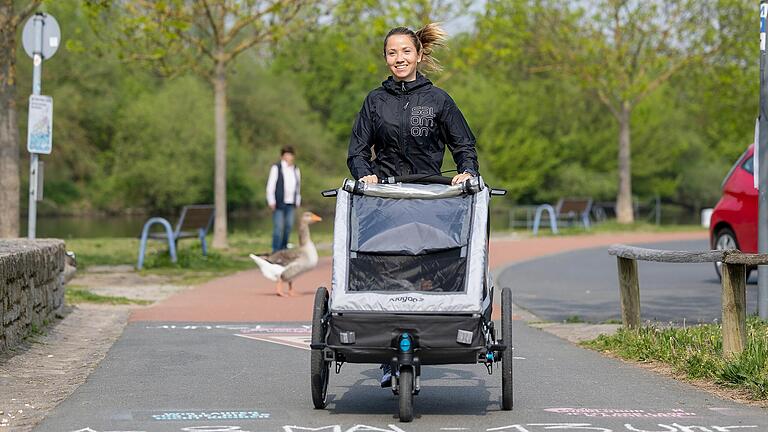 Die Strecke zwischen Würzburg und Randersacker ist gut geeignet für Läufe mit Kinderwagen. Die Strecke zwischen Würzburg und Randersacker ist gut geeignet für Läufe mit Kinderwagen.