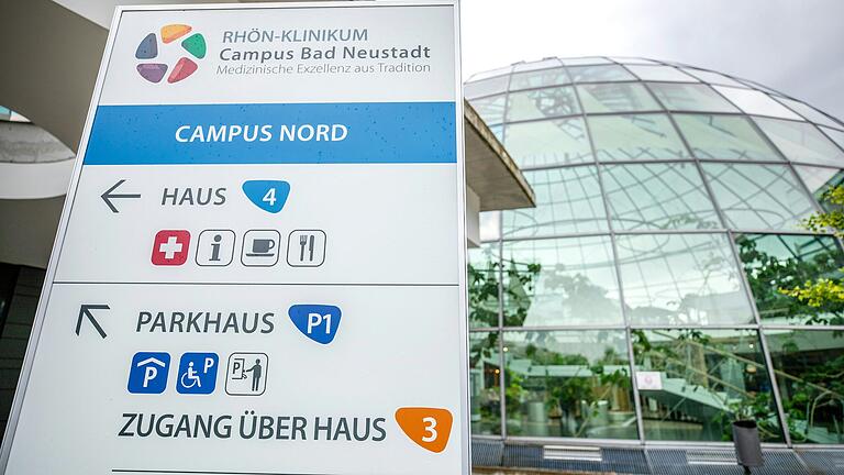 Gegen eine ehemalige Führungskraft des Rhön-Klinikum Campus Bad Neustadt wurde nun Anklage wegen des Verdachts der Vergewaltigung und sexueller Belästigung in jeweils zwei Fällen erhoben.