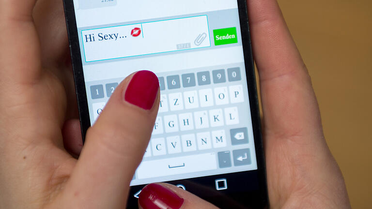 Im Landkreis Würzburg wurde ein 38-Jähriger das Opfer von Sexting im Internet. Im Landkreis Würzburg wurde ein 38-Jähriger das Opfer von Sexting im Internet.