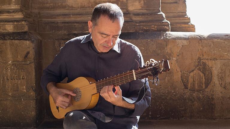 Weltklassegitarrist Xavier Díaz-Latorre beim Internationalen Gitarrenfestival am Maindreieck.