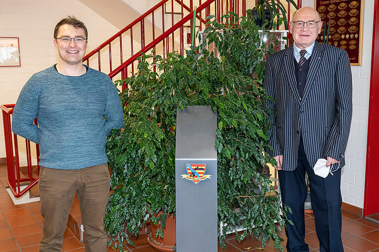 Der neue Feuerwehrarzt in Lohr: Leo Spor (links) und sein Vorgänger Gerd-Uwe Johnson. Der neue Feuerwehrarzt in Lohr: Leo Spor (links) und sein Vorgänger Gerd-Uwe Johnson.