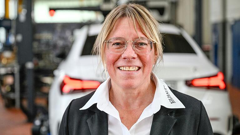 Ramona Zierlein ist Ausbildungsleiterin im Autohaus Iglhaut in Kitzingen. Ramona Zierlein ist Ausbildungsleiterin im Autohaus Iglhaut in Kitzingen.