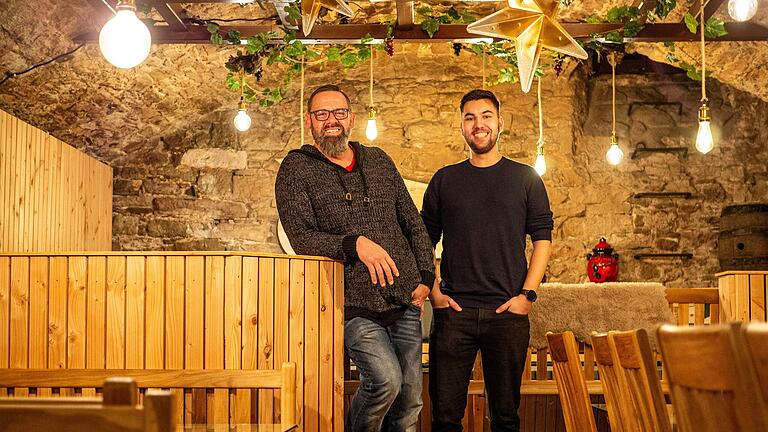 'Neuer Stall, alter Geruch.': Manfred Keller (links) und Enrico Münch wollen das Restaurant im Sinne der Diels weiterführen. 'Neuer Stall, alter Geruch.': Manfred Keller (links) und Enrico Münch wollen das Restaurant im Sinne der Diels weiterführen.