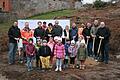 Spatenstich beim Kindergarten Gefäll: Harald Heuler (von links) und Oskar Kehm (Firma Stolz), Architekt Alexander Albert, 2. Bürgermeisterin Silvia Metz, 3. Bürgermeister Egon Gessner, Kindergartenleiterin Melanie Rüttiger, Vorsitzender des Kinder...       -  Spatenstich beim Kindergarten Gefäll: Harald Heuler (von links) und Oskar Kehm (Firma Stolz), Architekt Alexander Albert, 2. Bürgermeisterin Silvia Metz, 3. Bürgermeister Egon Gessner, Kindergartenleiterin Melanie Rüttiger, Vorsitzender des Kindergartenvereins St. Antonius Steffen Wehner, Statiker Stefan Schneider, Marktgemeinderat Frank Rüttiger, Marco Beiersdörfer von der technischen Bauabteilung des Marktes Burkardroth und Bürgermeister Daniel Wehner mit den Kindergartenkindern.