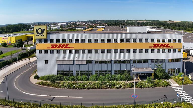 Über 200.000 Briefe werden pro Woche im DHL-Paketzentrum in Kitzingen sortiert. Über 200.000 Briefe werden pro Woche im DHL-Paketzentrum in Kitzingen sortiert.