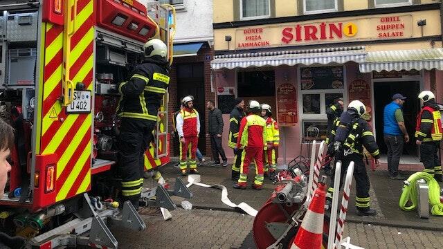 Der Fritteusenbrand in einem Schnellimbiss in der Zehntstraße war schnell gelöscht, der Zug wurde umgeleitet.