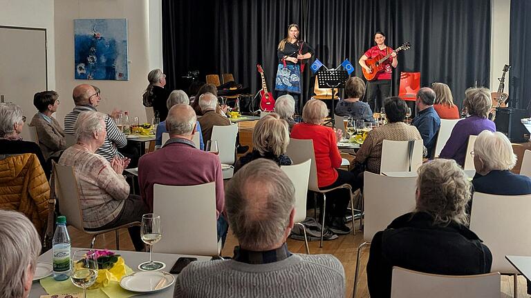 Konzert mit „Pelen Tan“ in der Kulturbühne Alte Feuerwehr. Konzert mit „Pelen Tan“ in der Kulturbühne Alte Feuerwehr.