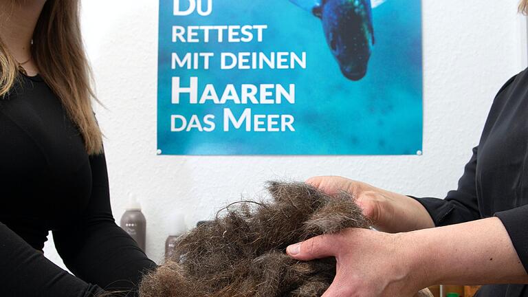 Mit Haaren kann man Meere reinigen. Im Haarstudio Scherenschnitt in Gerolzhofen landen die Haarreste deshalb nicht mehr im Abfall, sondern in den Ozeanen und in der Kanalisation.