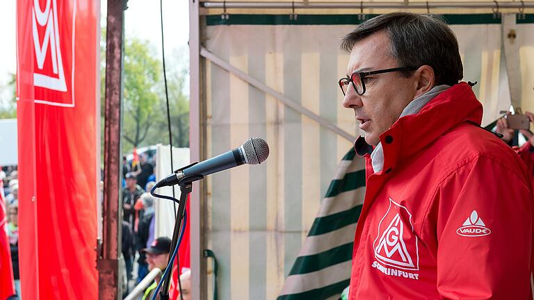 So kennt man ihn: Peter Kippes als Redner bei einer Protestveranstaltung 2016 in Schweinfurt. Nun verlässt der IG Metaller die Region.
