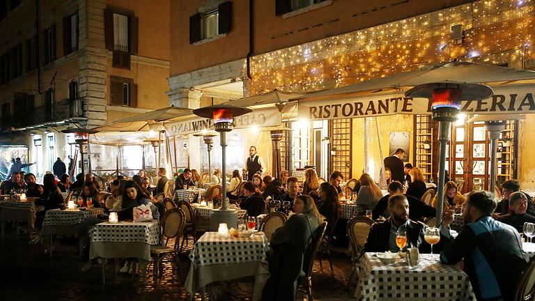 Mafia verdient an Tourismus in Italien Milliarden - Am Milliardengeschäft Tourismus ist in Italien die Mafia kräftig beteiligt. (Foto: Illustration) Mafia verdient an Tourismus in Italien Milliarden - Am Milliardengeschäft Tourismus ist in Italien die Mafia kräftig beteiligt. (Foto: Illustration)