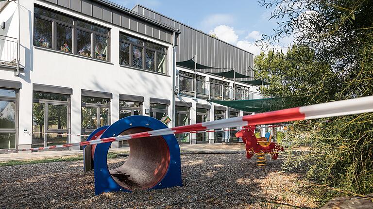 Die Kindertageseinrichtung 'Kinderland' in Bad Königshofen war Mitte September vom Teil-Lockdown im Grabfeld betroffen und blieb geschlossen. Die Kindertageseinrichtung 'Kinderland' in Bad Königshofen war Mitte September vom Teil-Lockdown im Grabfeld betroffen und blieb geschlossen.