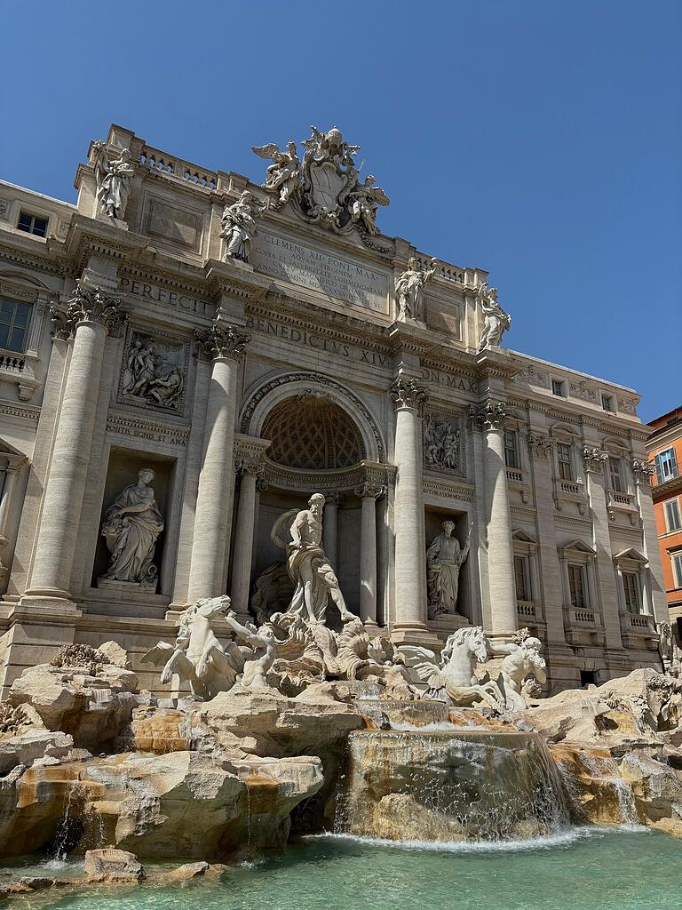 Die Minis erkundeten die Ewige Stadt: Das Bild zeigt den Trevi-Brunnen. Die Minis erkundeten die Ewige Stadt: Das Bild zeigt den Trevi-Brunnen.