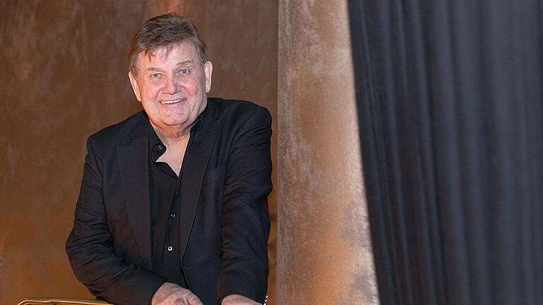 Geburtstagsfeier Lothar Michel       -  Kino-Legende Lothar Michel feiert am 27.12.22 mit rund 70 geladenen Gästen in der Odeon Lounge in der Würzburger Innenstadt seinen 80. Geburtstag.