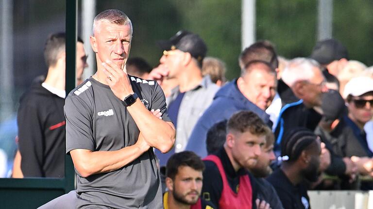 Trainer Marek Mintal und seine SpVgg Bayreuth liegen in der Regionalliga derzeit zehn Punkte hinter den Würzburger Kickers zurück.