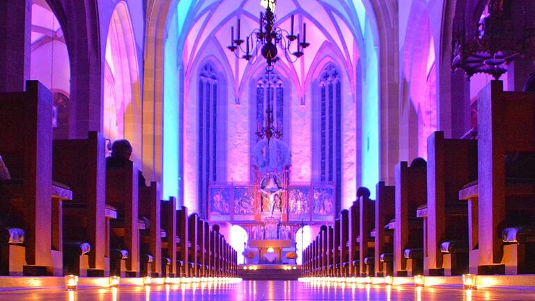 Die Stadtpfarrkirche Bad Königshofen erhielt im Rahmen der Kirchenkategorisierung des Bistums Würzburg die Kategorie B. Die Kirchenverwaltung hätte gerne eine Höhergruppierung in A. Die Stadtpfarrkirche Bad Königshofen erhielt im Rahmen der Kirchenkategorisierung des Bistums Würzburg die Kategorie B. Die Kirchenverwaltung hätte gerne eine Höhergruppierung in A.