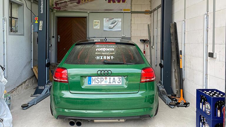 In seiner Garage verbringt Tim Schwierczok viel Zeit.