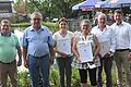 Im Rahmen des Ehrenamtsfestes in Hausen wurden einige Personen geehrt. Das Bild zeigt (von links) Josef Demar (stellvertretender Landrat), Bürgermeister Fridolin Link, Bettina Eckert, Manuela Hauck, Roland Link und Staatssekretär Sandro Kirchner.