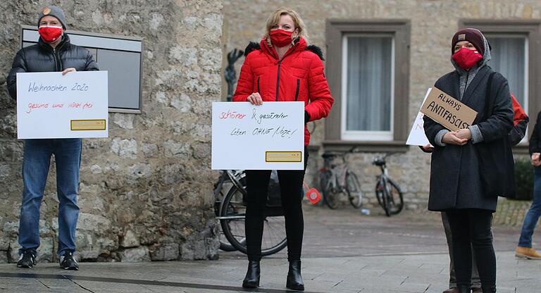 Unter anderem stellte sich das Bündnis "Schweinfurt ist bunt" dem "Dritten Weg" entgegen. Unter anderem stellte sich das Bündnis "Schweinfurt ist bunt" dem "Dritten Weg" entgegen.