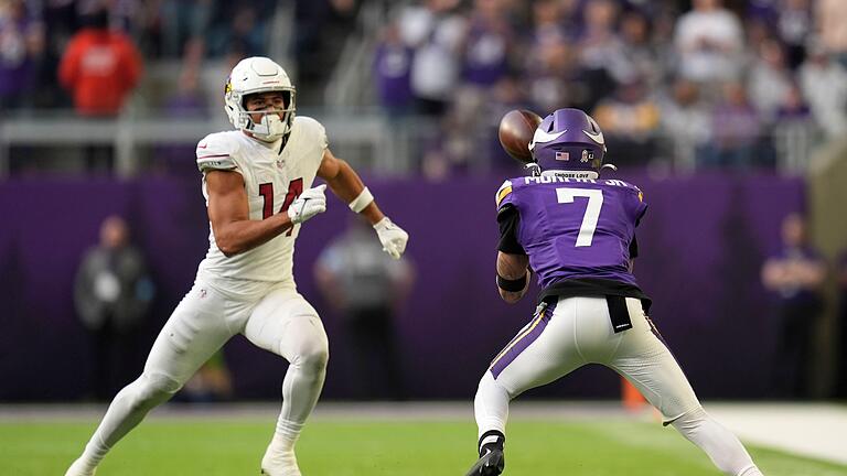 Minnesota Vikings - Arizona Cardinals - Minnesotas Defense gelang gegen die Cardinals zwei Interceptions. Minnesota Vikings - Arizona Cardinals - Minnesotas Defense gelang gegen die Cardinals zwei Interceptions.