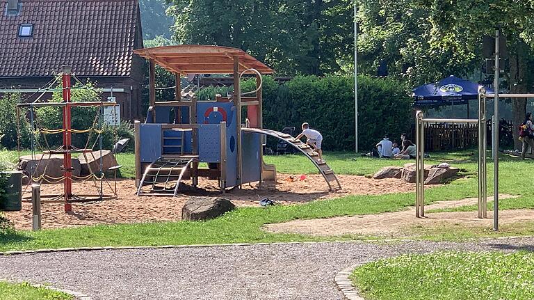 Der Marktheidenfelder Spielplatz lädt zum Verweilen ein