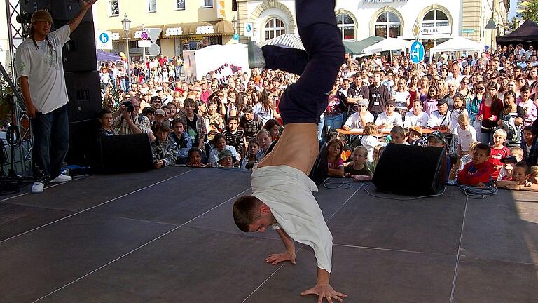 Der Dance-Contest beim Kitzinger Stadtfest von 2007 wurde von vielen Zuschauern mit Spannung verfolgt. Jetzt kehrt er aufs Stadtfest-Programm zurück.