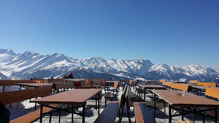 Bis hoch auf eine Berghütte im Zillertal hat es eine Teigausrollmaschine aus Markt Einersheim geschafft.