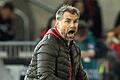 Fussball, 2. Bundesliga, FC Würzburger Kickers - Hannover 96       -  Anspannung im Abstiegskampf: Nicht nur Bernd Hollerbach und seine Würzburger Kickers kämpfen um den Klassenerhalt. Gleich elf Klubs müssen noch zittern.