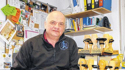 Wechsel: Integrationsbeauftragter und Geschäftsführer des Kreisjugendringes sind nur einige der Titel, für die Martin Pfeuffer einen eigenen Stempel hat. Ab 1. Juli muss er sich neue machen lassen. Fotos: Ralf Ruppert