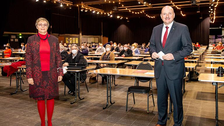 Geht es nach der SPD Unterfranken, werden Sabine Dittmar (links) und Bernd Rützel auch dem künftigen Bundestag angehören.