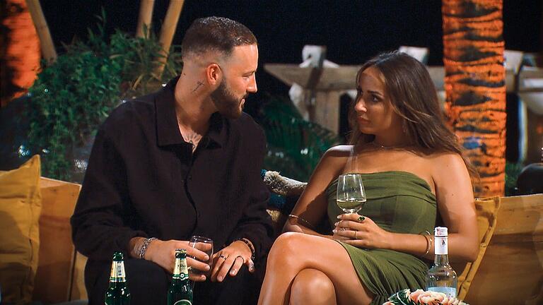 bachelorette-2023-jennifer.jpeg       -  Bachelorette Jennifer geht mit Kandidat André auf Tuchfühlung.